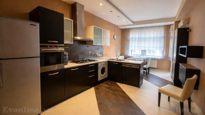 Kirayə verilir 4 otaqlı Mənzil Yeni tikili 225 m² 28 May m. - şəkil 4