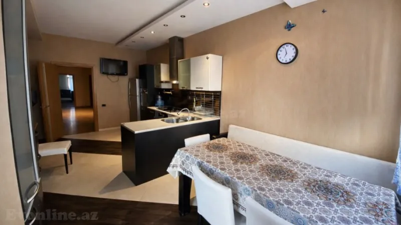 Kirayə verilir 4 otaqlı Mənzil Yeni tikili 225 m² 28 May m. - şəkil 6