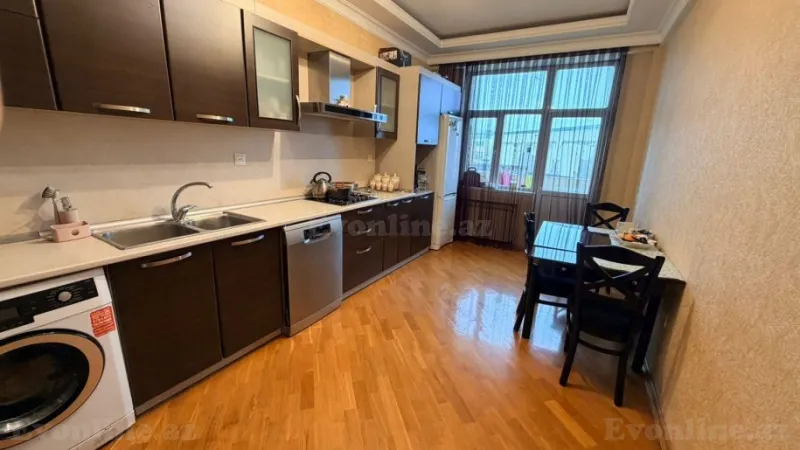 Satılır 2 otaqlı Mənzil Yeni tikili 110 m² İnşaatçılar m. - şəkil 3