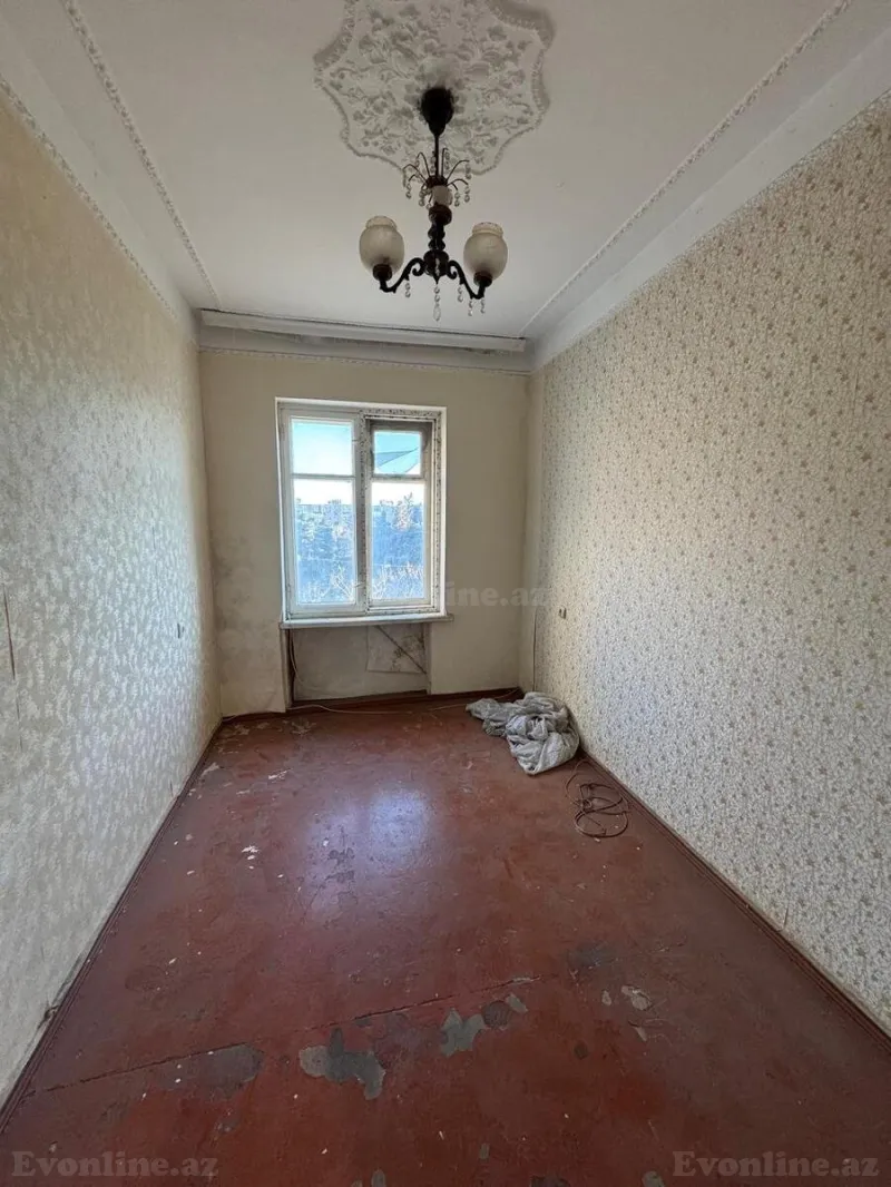 Satılır 3 otaqlı Mənzil Köhnə tikili 74 m² İnşaatçılar m. - şəkil 3