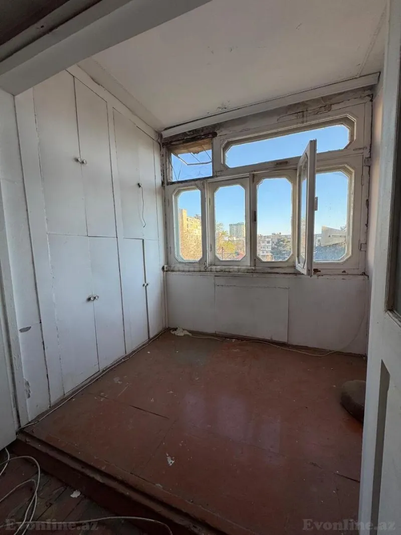 Satılır 3 otaqlı Mənzil Köhnə tikili 74 m² İnşaatçılar m. - şəkil 10