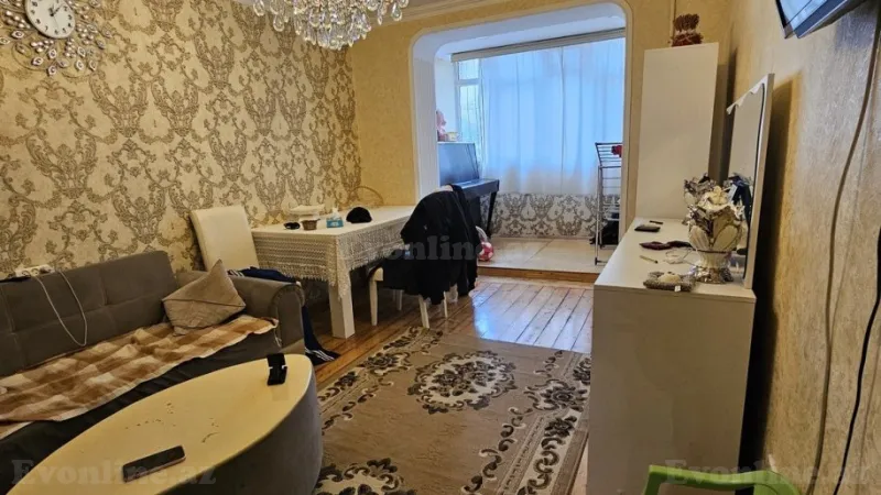 Satılır 3 otaqlı Mənzil Köhnə tikili 90 m² Yasamal