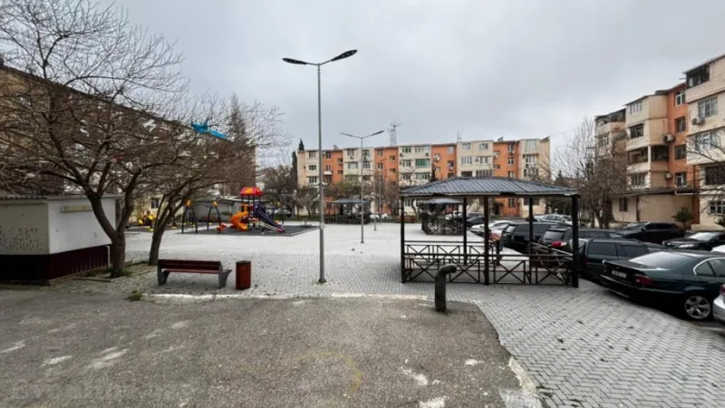 Satılır 2 otaqlı Mənzil Köhnə tikili 45 m² Qara Qarayev m. - şəkil 2