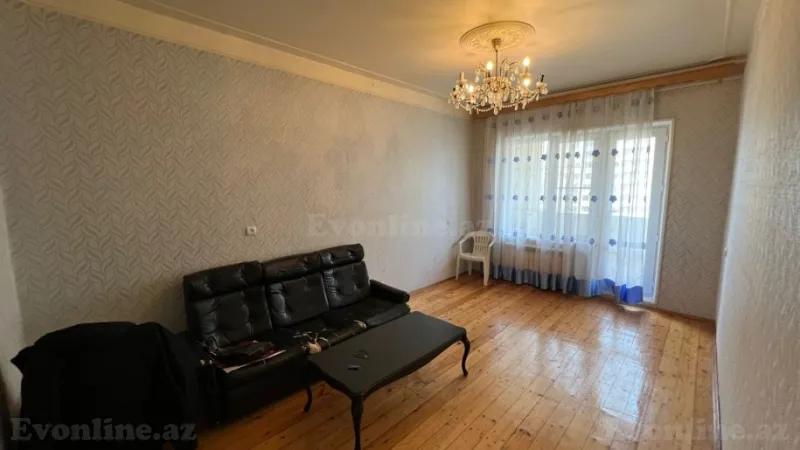 Satılır 3 otaqlı Mənzil Köhnə tikili 90 m² 8-ci mikrorayon