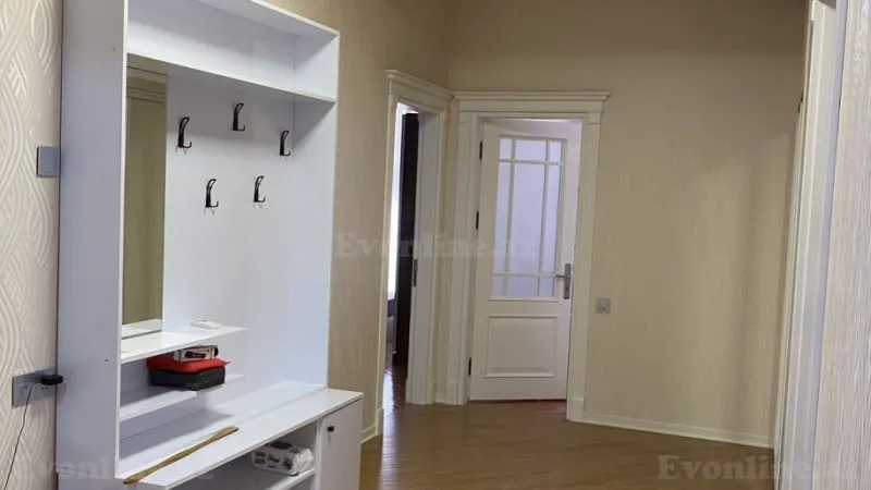 Kirayə verilir 3 otaqlı Mənzil Yeni tikili 155 m² Xətai r.