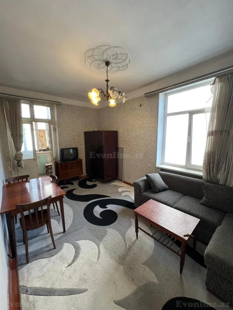 Bakı, Nizami r., Qara Qarayev m., 8-ci kilometrda 2 otaqlı mənzil kirayə verilir