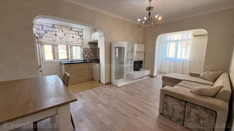 Satılır 1 otaqlı Mənzil Köhnə tikili 50 m² 8-ci mikrorayon