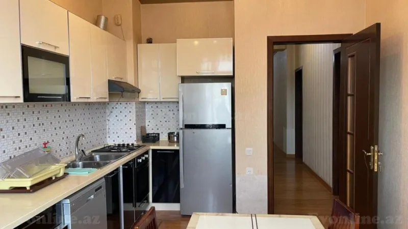 Kirayə verilir 3 otaqlı Mənzil Yeni tikili 153 m² Nərimanov r. - şəkil 14