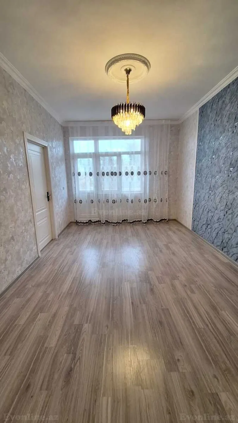 Bakı, Nəsimi r., Memar Əcəmi m., 3-cü mikrorayonda 2 otaqlı mənzil satılır