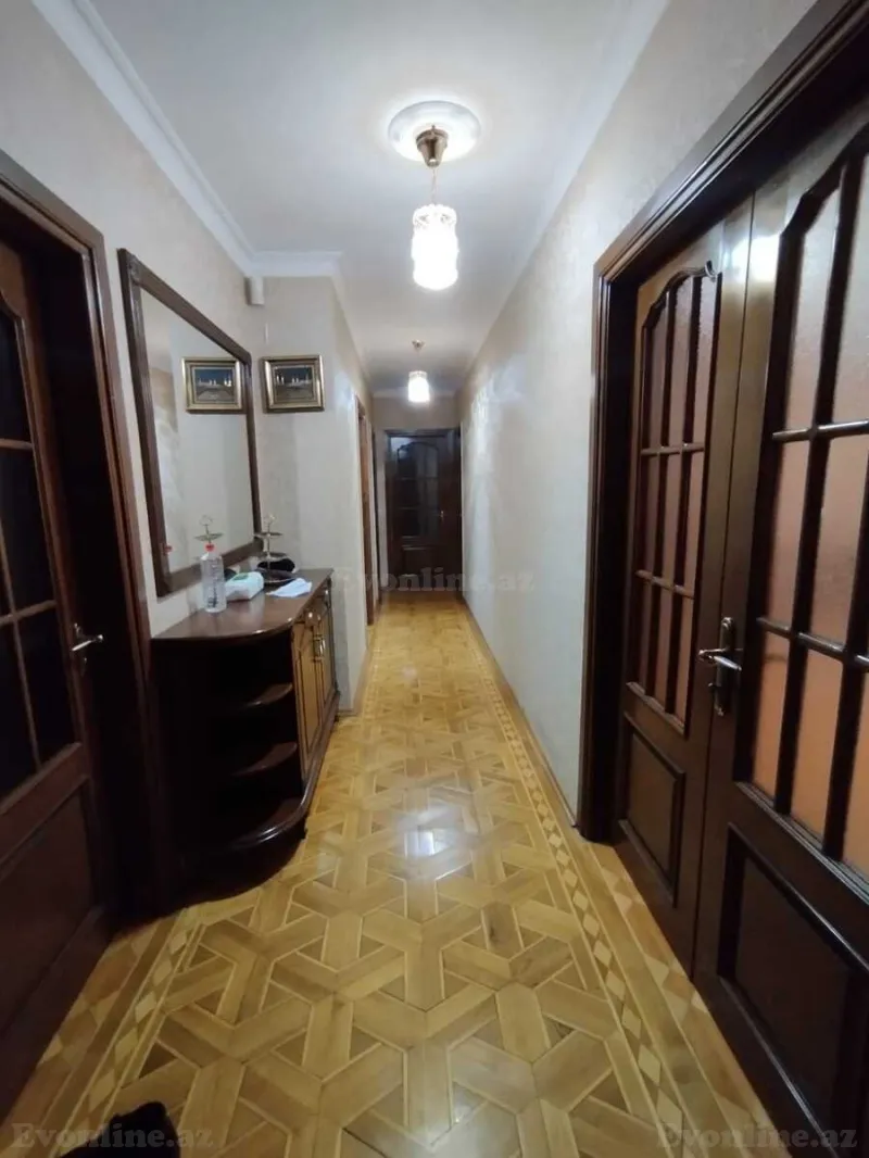 Satılır 5 otaqlı Mənzil Köhnə tikili 140 m² 2-ci mikrorayon - şəkil 3