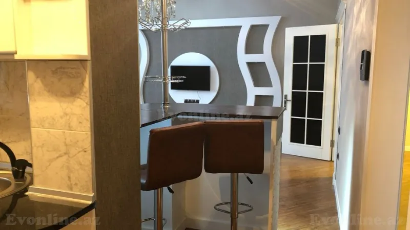 Kirayə verilir 3 otaqlı Mənzil Yeni tikili 86 m² İnşaatçılar m. - şəkil 3