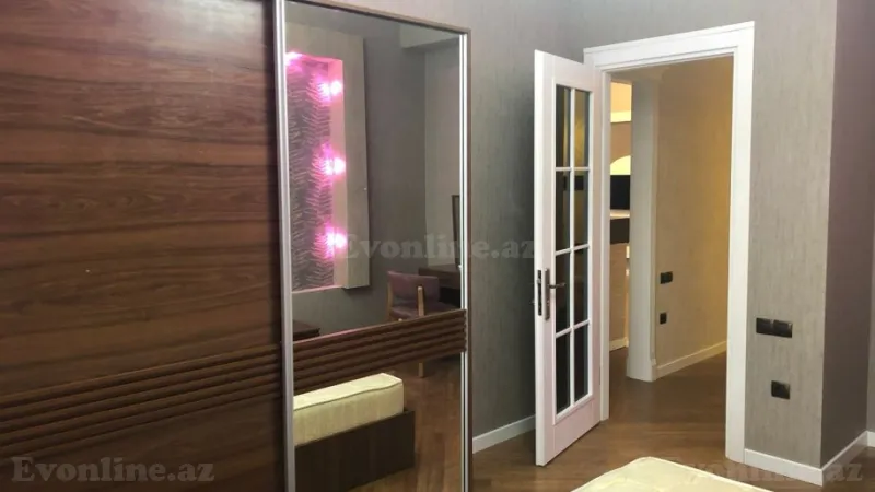 Kirayə verilir 3 otaqlı Mənzil Yeni tikili 86 m² İnşaatçılar m. - şəkil 5