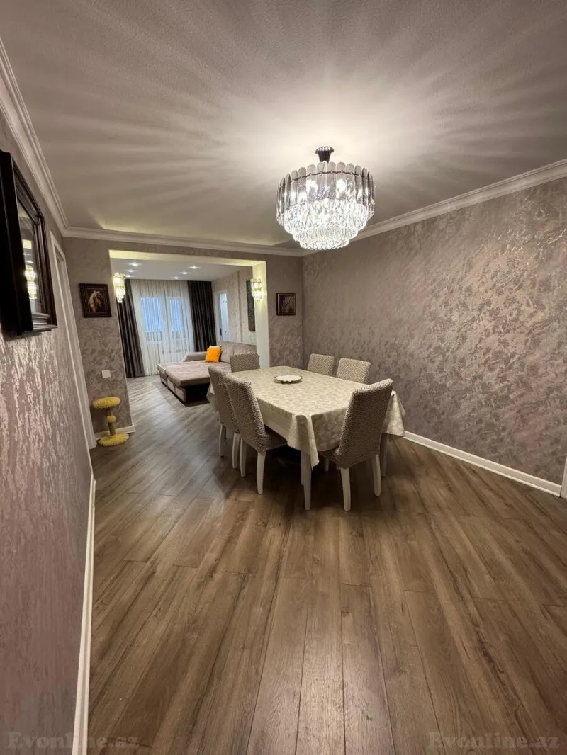 Satılır 4 otaqlı Mənzil Köhnə tikili 90 m² Yasamal