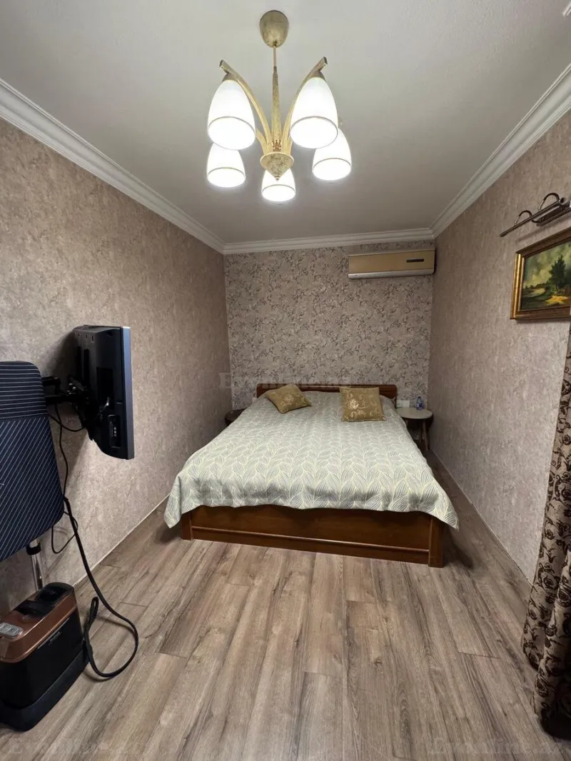 Satılır 4 otaqlı Mənzil Köhnə tikili 90 m² Yasamal - şəkil 3