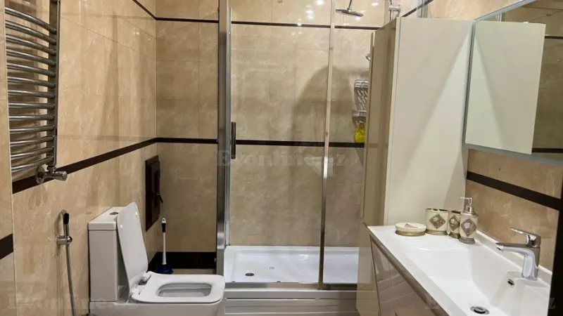 Kirayə verilir 3 otaqlı Mənzil Yeni tikili 175 m² 28 May m. - şəkil 23