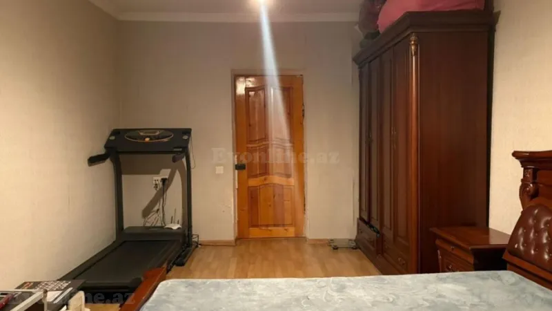 Satılır 3 otaqlı Mənzil Köhnə tikili 70 m² İnşaatçılar m. - şəkil 4