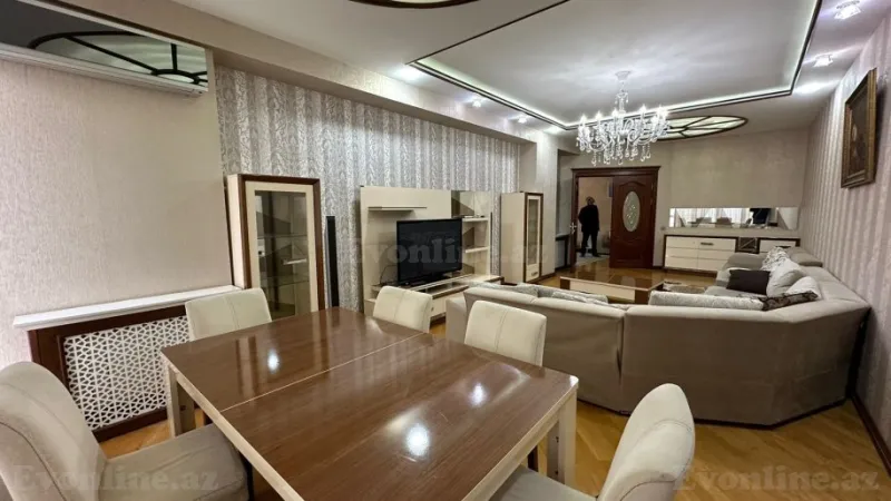 Bakı, Yasamal r., Elmlər Akademiyası m.da 4 otaqlı mənzil kirayə verilir