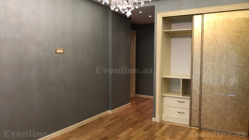 Satılır 4 otaqlı Mənzil Yeni tikili 200 m² Xətai m. - şəkil 13