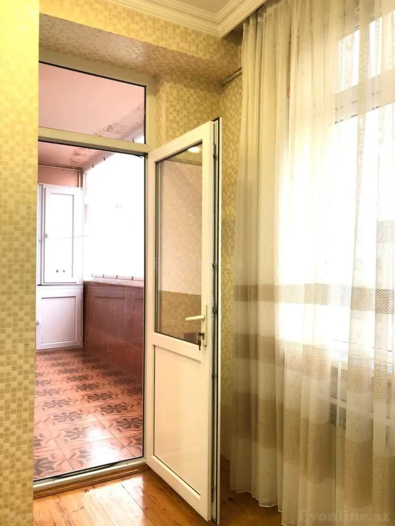 Satılır 3 otaqlı Mənzil Yeni tikili 106 m² 8 Noyabr m. - şəkil 2