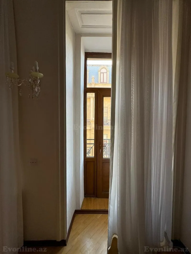 Kirayə verilir 4 otaqlı Mənzil Köhnə tikili 200 m² İçərişəhər m. - şəkil 6