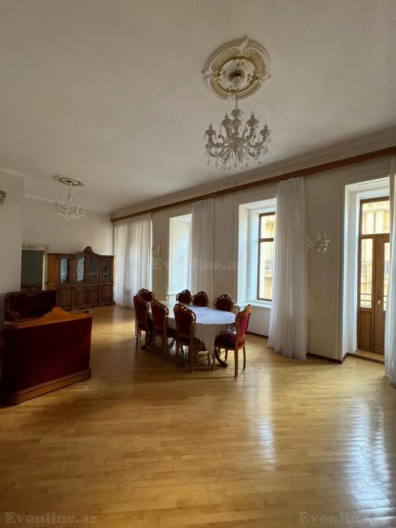 Kirayə verilir 4 otaqlı Mənzil Köhnə tikili 200 m² İçərişəhər m. - şəkil 9