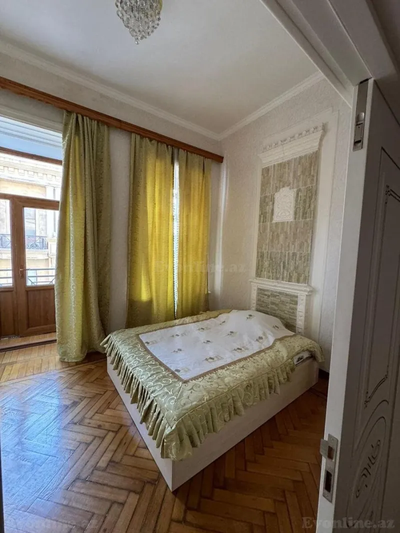 Kirayə verilir 4 otaqlı Mənzil Köhnə tikili 200 m² İçərişəhər m. - şəkil 11