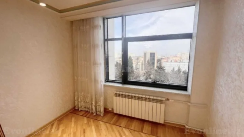 Satılır 2 otaqlı Mənzil Köhnə tikili 70 m² Gənclik m. - şəkil 5