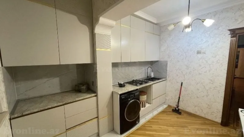 Satılır 3 otaqlı Mənzil Köhnə tikili 90 m² 8-ci mikrorayon