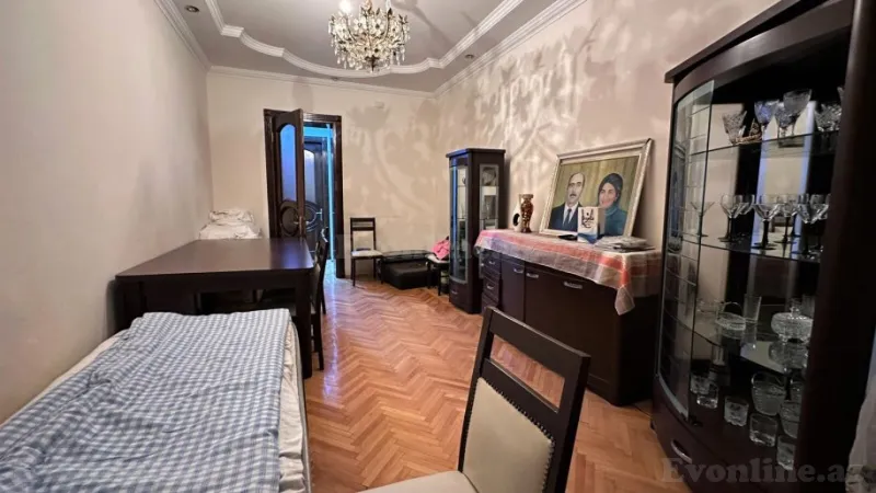 Satılır 4 otaqlı Mənzil Köhnə tikili 110 m² Nərimanov r. - şəkil 3