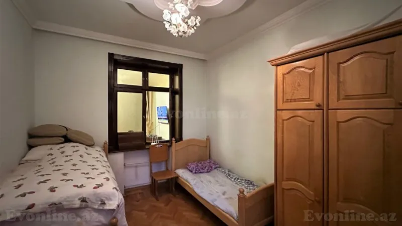 Satılır 4 otaqlı Mənzil Köhnə tikili 110 m² Nərimanov r. - şəkil 5