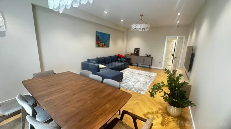 Satılır 3 otaqlı Mənzil Yeni tikili 160 m² 8 Noyabr m. - şəkil 2