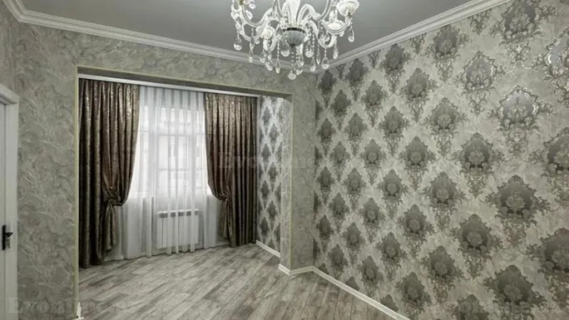 Bakı, Nəsimi r., Memar Əcəmi m., 3-cü mikrorayonda 2 otaqlı mənzil satılır