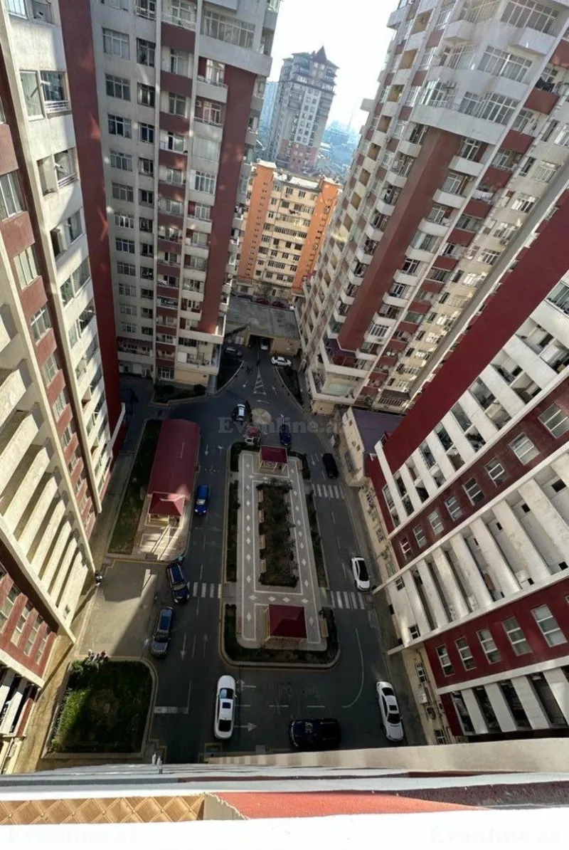 Satılır 3 otaqlı Mənzil Yeni tikili 135 m² Qara Qarayev m. - şəkil 4