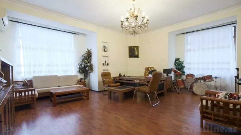 Bakı, Yasamal r., Elmlər Akademiyası m.da 7 otaqlı ofis satılır