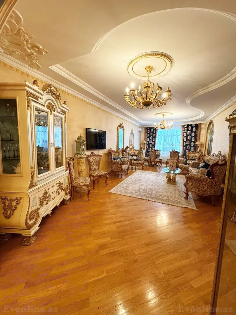 Bakı, Yasamal r., Elmlər Akademiyası m.da 4 otaqlı mənzil satılır