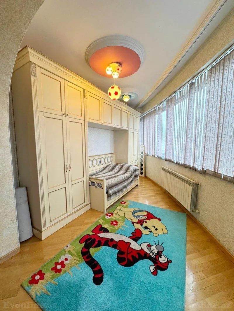 Satılır 4 otaqlı Mənzil Yeni tikili 175 m² Elmlər Akademiyası m. - şəkil 9