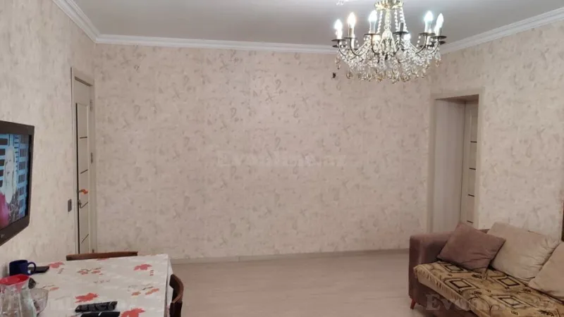 Satılır 4 otaqlı Mənzil Köhnə tikili 105 m² Neftçilər m. - şəkil 4