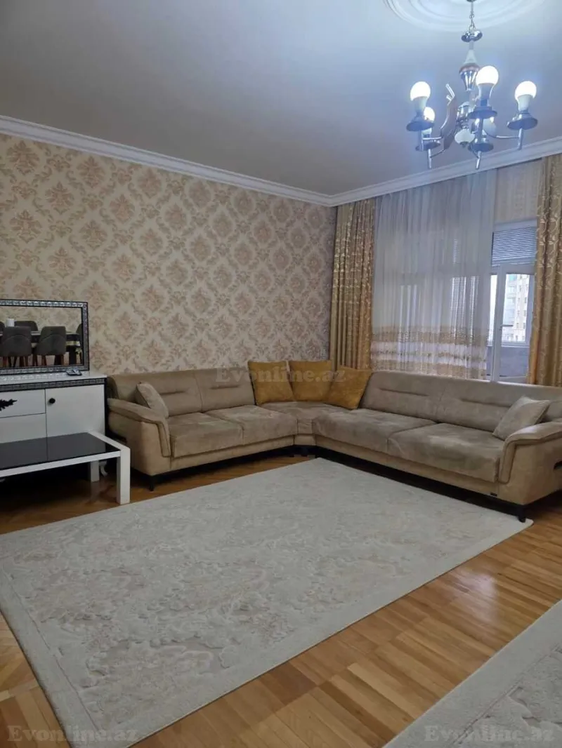 Bakı, Binəqədi r., Nəsimi m., 6-cı mikrorayonda 4 otaqlı mənzil satılır