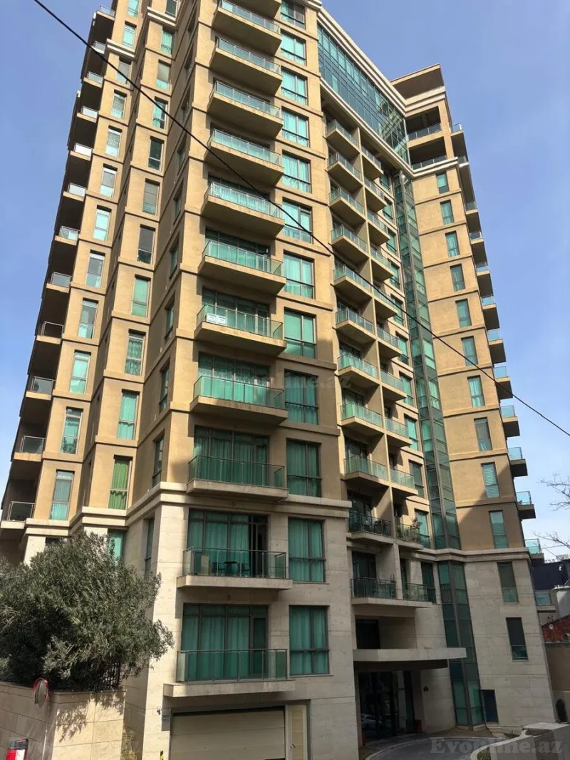 Kirayə verilir 3 otaqlı Mənzil Yeni tikili 170 m² İçərişəhər m.
