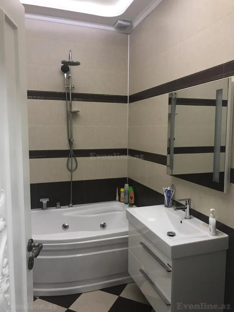 Satılır 3 otaqlı Mənzil Yeni tikili 155 m² 8 Noyabr m. - şəkil 12