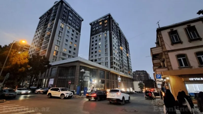 Satılır 3 otaqlı Mənzil Yeni tikili 132.2 m² 28 May m.
