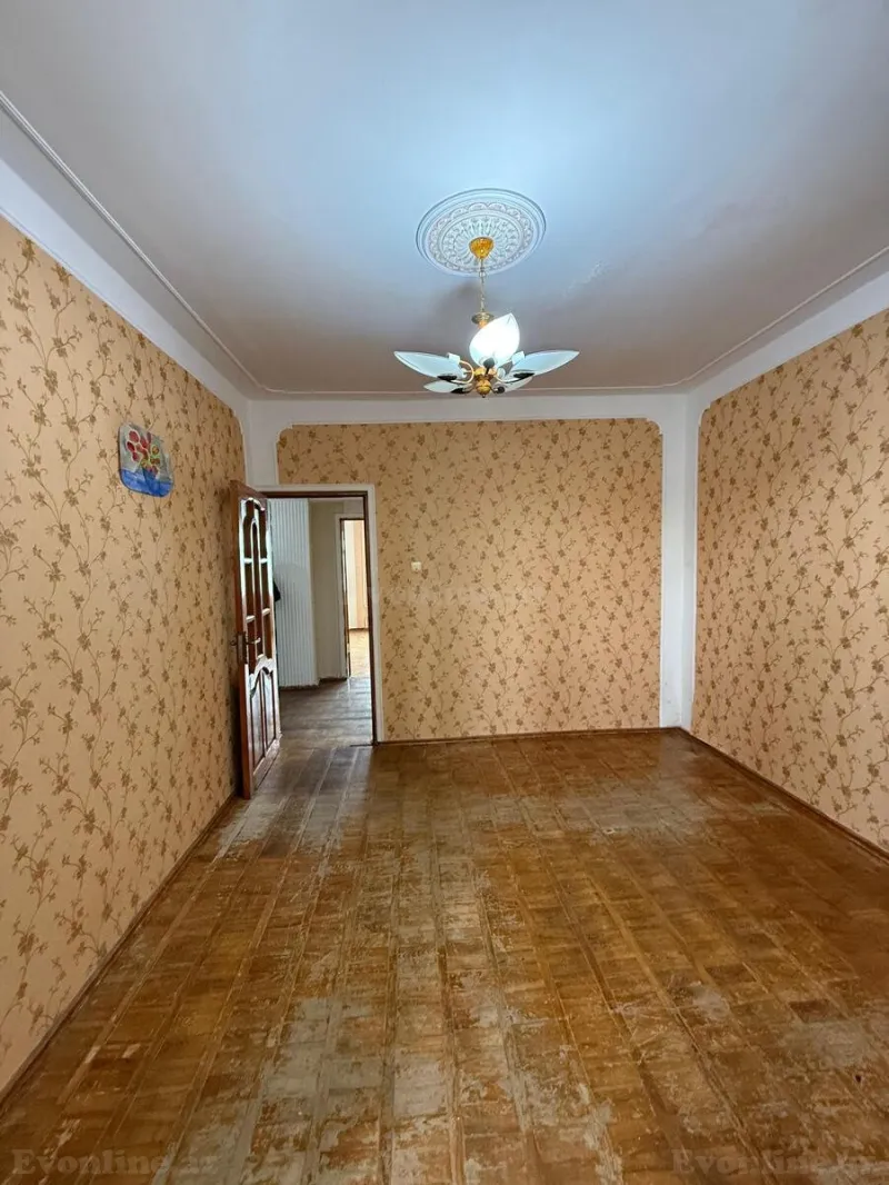 Satılır 4 otaqlı Mənzil Köhnə tikili 100 m² Xalqlar Dostluğu m. - şəkil 14