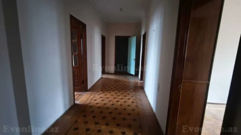 Satılır 3 otaqlı Mənzil Köhnə tikili 90 m² Sahil m. - şəkil 9