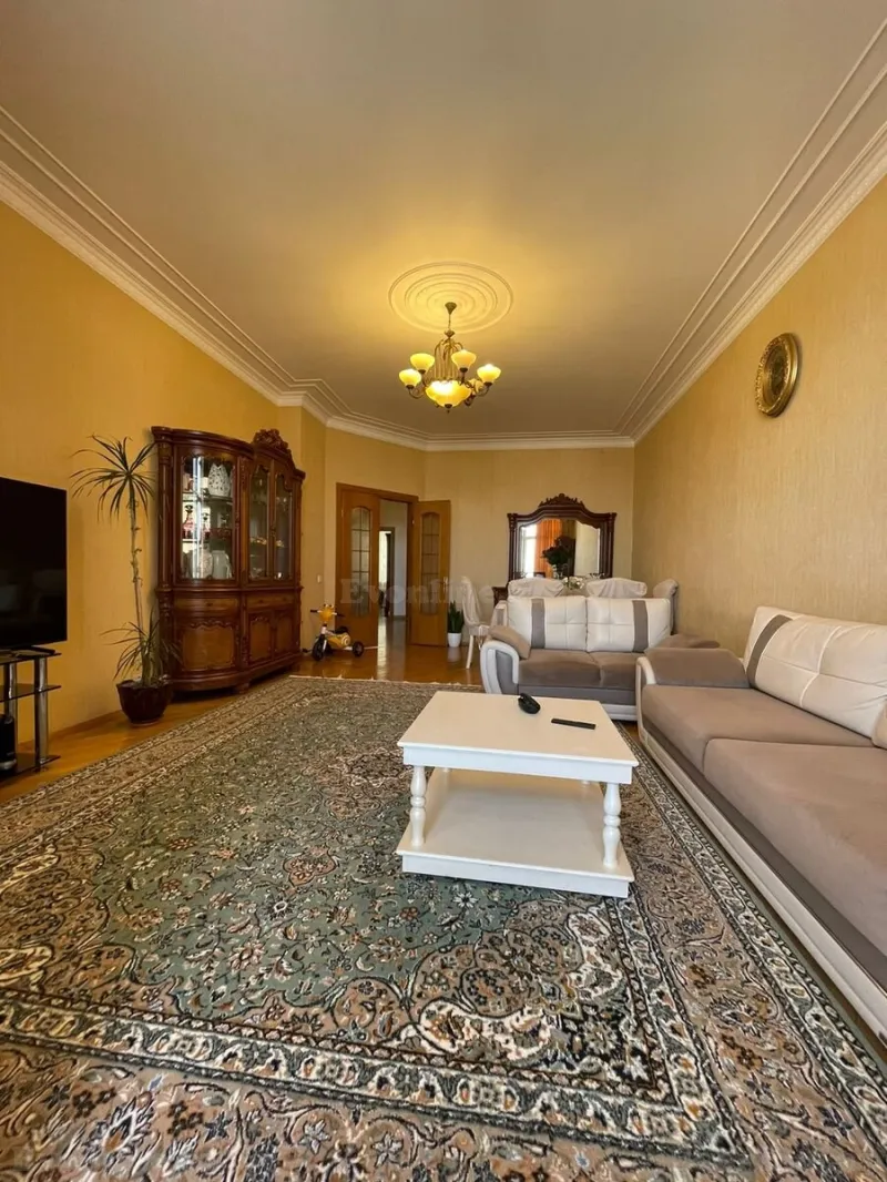 Satılır 3 otaqlı Mənzil Yeni tikili 145 m² Elmlər Akademiyası m. - şəkil 8