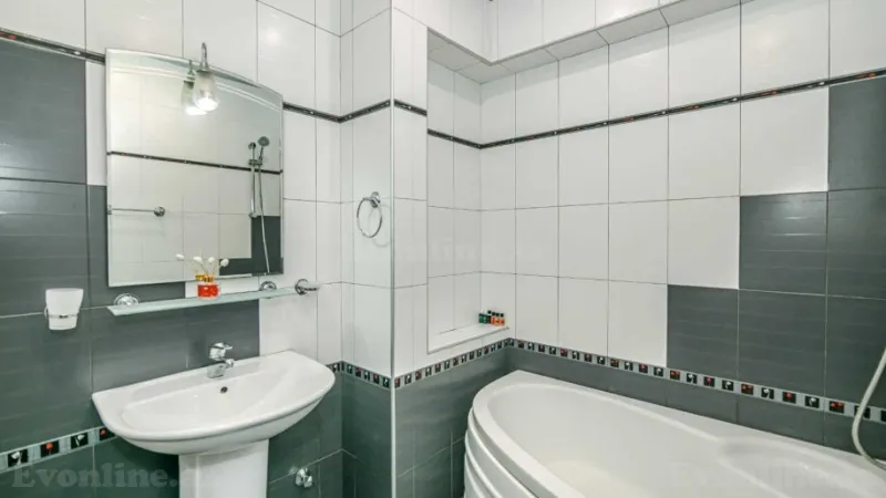 Kirayə verilir 3 otaqlı Mənzil Köhnə tikili 120 m² Sahil m. - şəkil 10