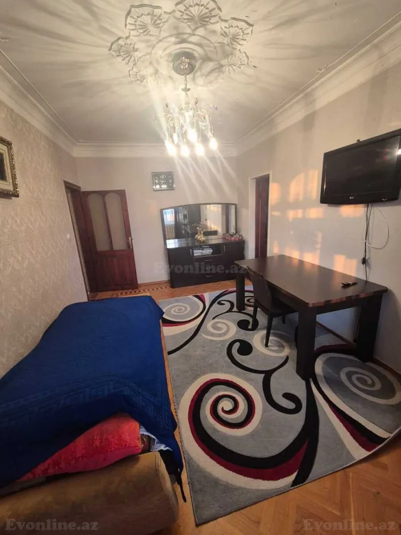 Satılır 2 otaqlı Mənzil Köhnə tikili 52 m² Əhmədli m. - şəkil 2