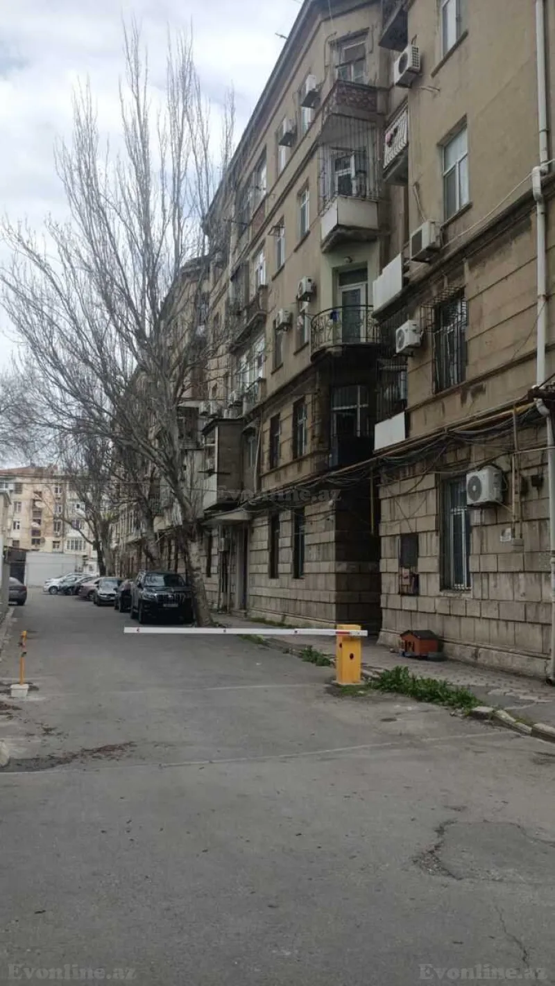 Satılır 3 otaqlı Mənzil Köhnə tikili 60 m² Nəriman Nərimanov m.