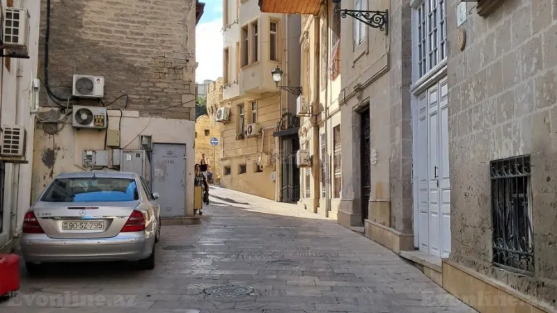 Kirayə verilir 1 otaqlı Mənzil Köhnə tikili 30 m² İçərişəhər m. - şəkil 2