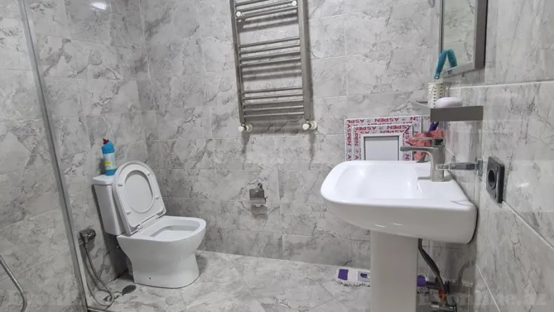 Kirayə verilir 3 otaqlı Mənzil Yeni tikili 90 m² Gənclik m. - şəkil 12