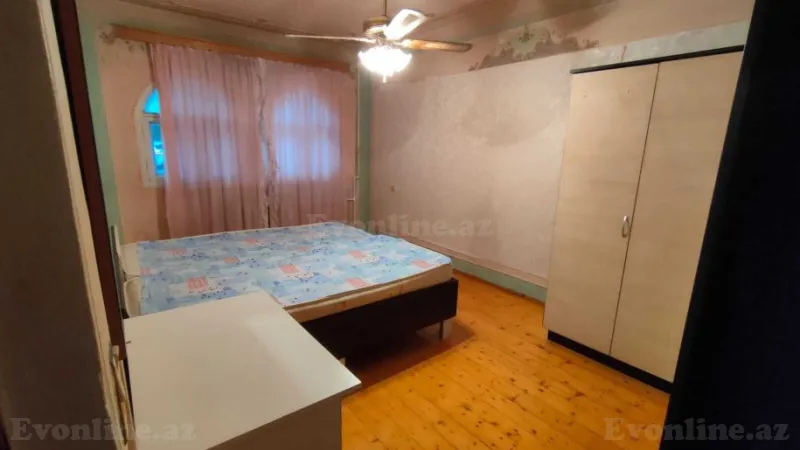 Satılır 3 otaqlı Mənzil Köhnə tikili 90 m² İnşaatçılar m.